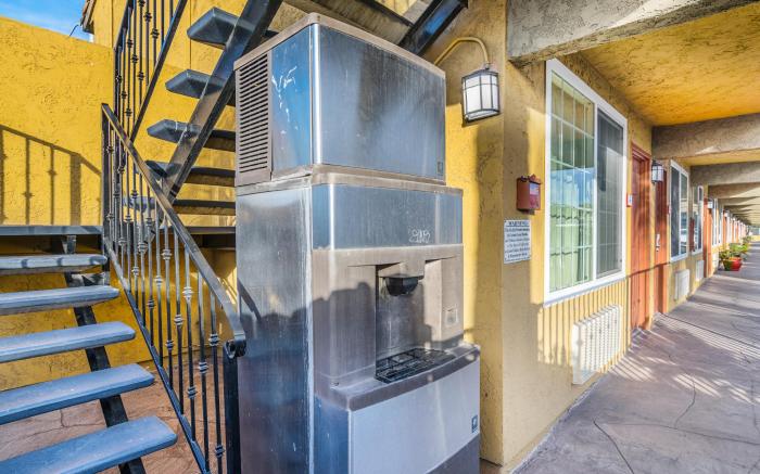 Motel 6 San Diego, CA - Southbay