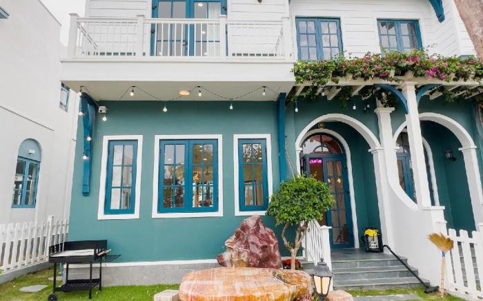 Jolie Villa