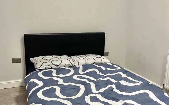 Cozy Double Room in Colindale