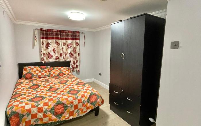 Ensuite Room in Colindale