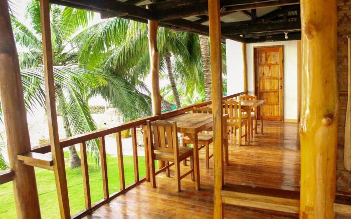 Seafront Log House (201)