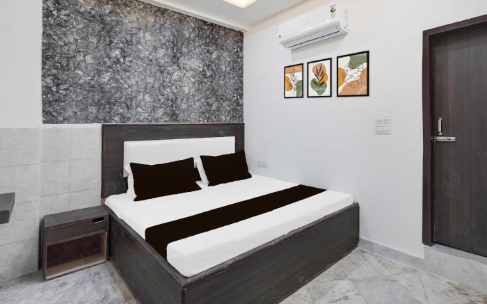Hotel O AB Rooms