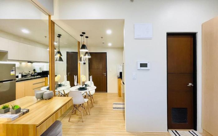 * *30 Luxe City Studio