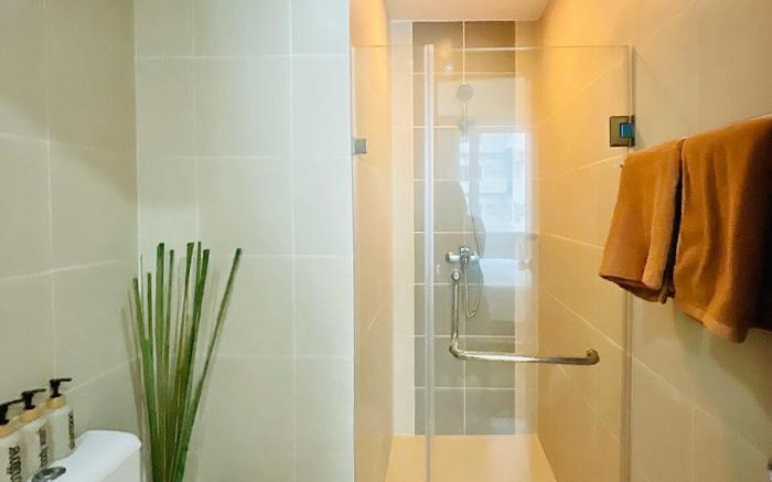 * *28 Central Location King Studio