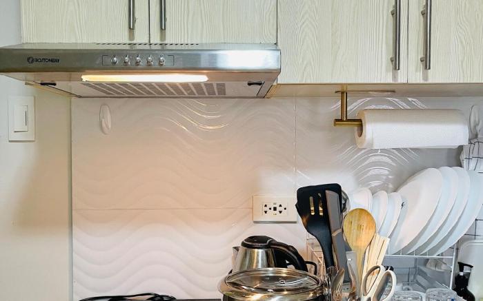 * * *OS 2 Sleek & Stylish 2BR