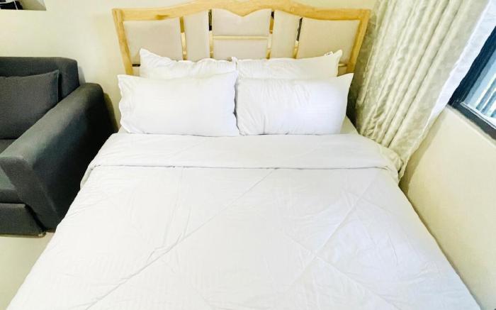 * * *SM 1 Simple and Comfortable Studio for 2