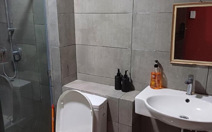 (18) K Avenue Family Apartment