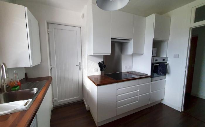 2 Bedroom, free parking & Netflix near hospital