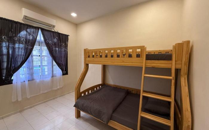 SAFFURA HOMESTAY MUAR
