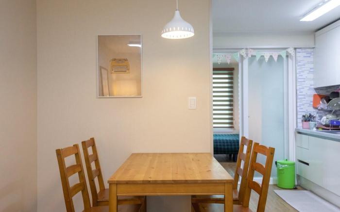 Coco House (Room 102)