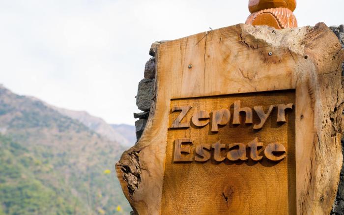 ELIVAAS Zephyr | Luxury cottages near Kempty Falls