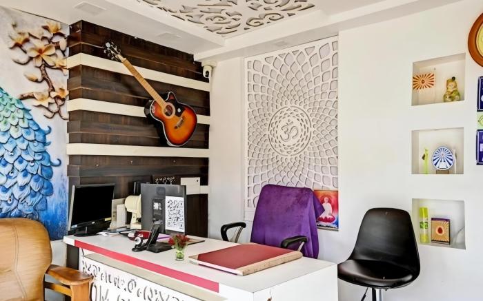 Om Shanti Guest House – Near Ruby General Hospital & Science City