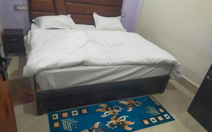 Goroomgo Dixit Residency Vrindavan