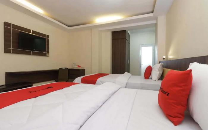 RedDoorz Plus @ Boulevard Panakkukang Makassar