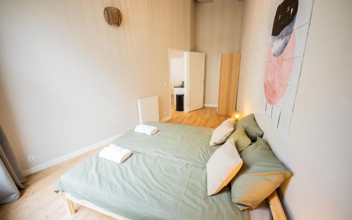 Refined Retreat 2BDR  Apartment   BSH27