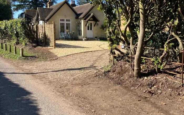 Badgemore Cottage - From £250 Per Night