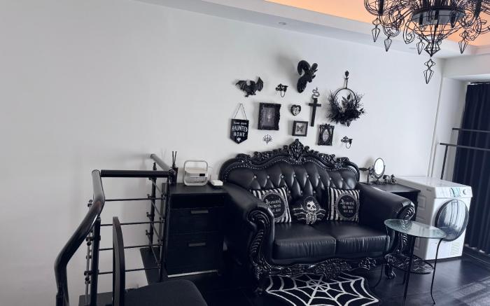 Ophelia's Gothic loft apartment 