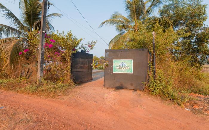 Peacock 3BR Cottages with Private Pool Saligao