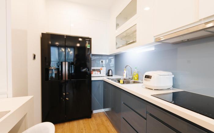 Elegant 2BR Vinhomes Metropolis | High Floor