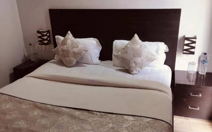 Goroomgo Citrine Suites and Resorts Vrindavan