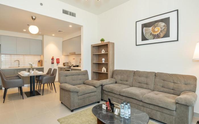 2BR w/Pool & Gym 2min to Burj Khalifa & Dubai Mall