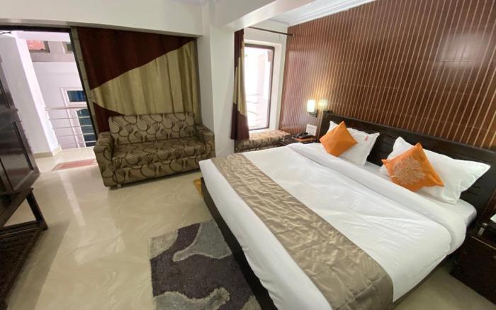 Hotel Paradise continental @ Mall Road.