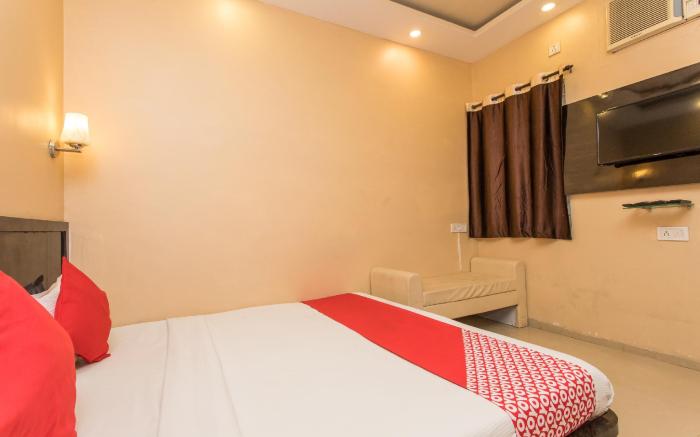 OYO 9903 Hotel Care Residency