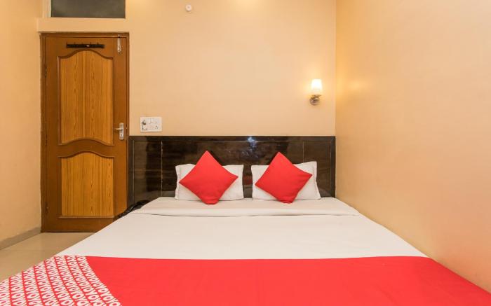 OYO 9903 Hotel Care Residency