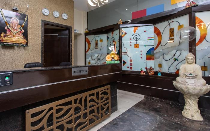 Capital O Swan Paradise