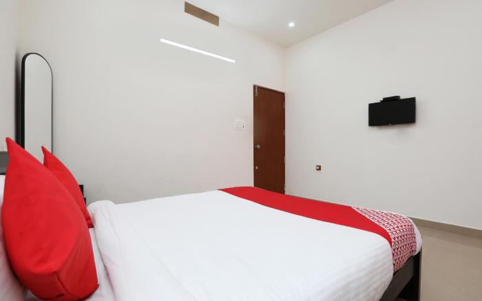 OYO 28369 Green Valley Residency