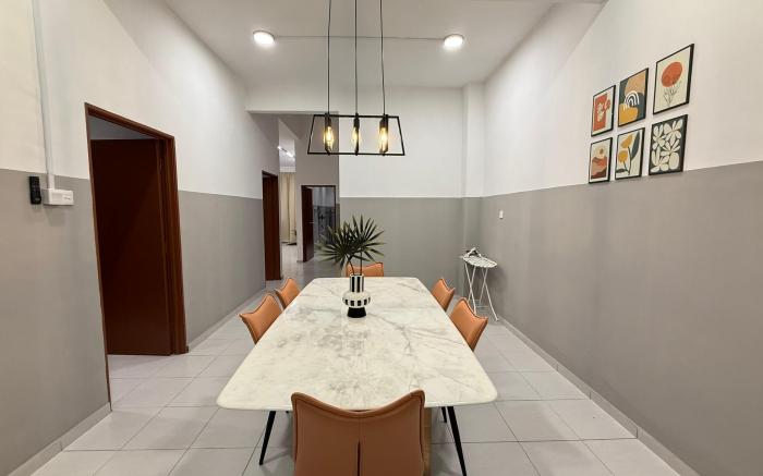 FunkyVila7 4BR 16PAX Near PantaiSepat,PoolTable