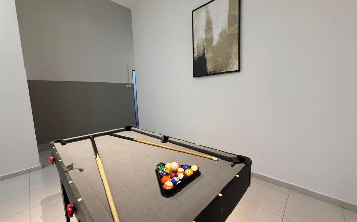 FunkyVila7 4BR 16PAX Near PantaiSepat,PoolTable