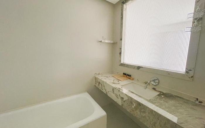 Brand new apt.city center near Yuyuan and Bund