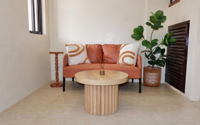 Boho Chic 2BR Home near airport with Pool Access