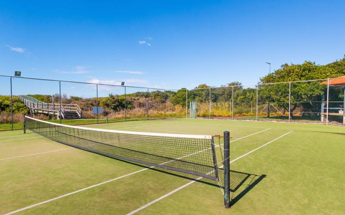 Aqualuna Beach Resort