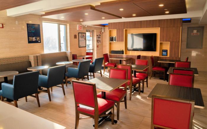 Holiday Inn Express Maspeth Hotel By IHG
