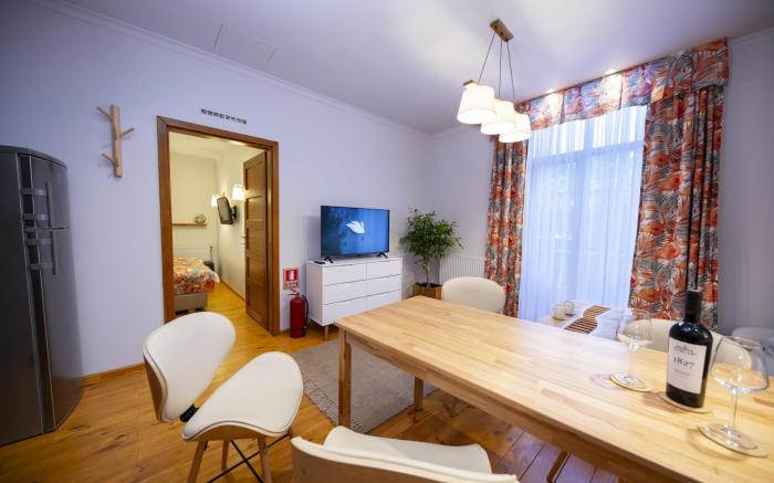 The Cozy Nest with Balcony by Pretty Apartments