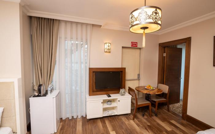 K Suites Hotel