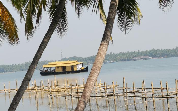 Lake View Homestay