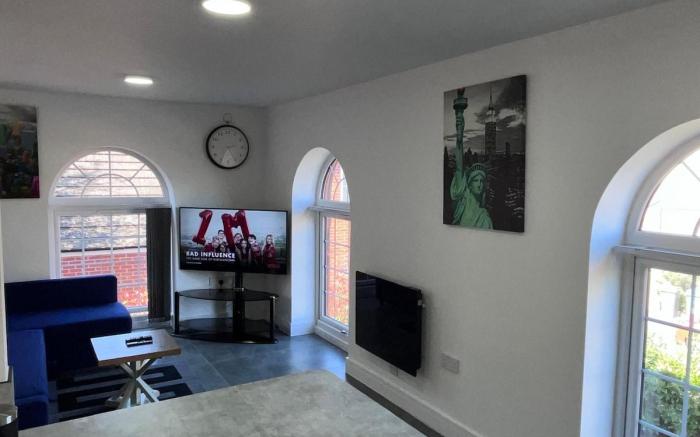 Classic Nest-Sleeps 6-Free Parking-High Speed WiFi