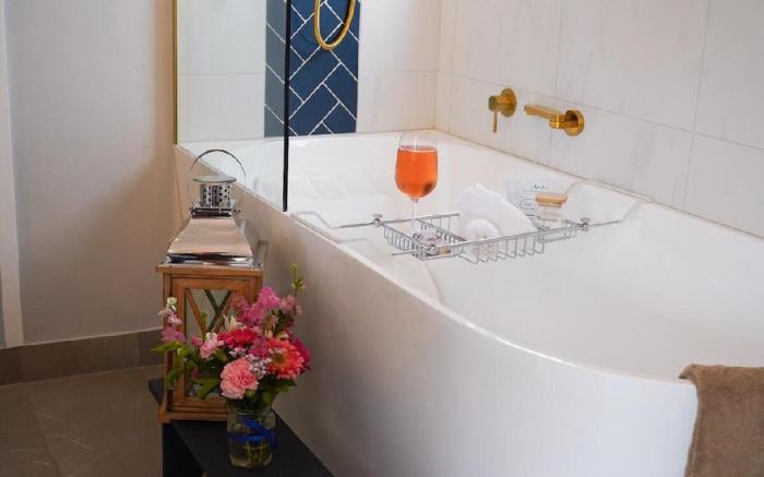 Unquie Luxury Couples Only  Train Carriage
