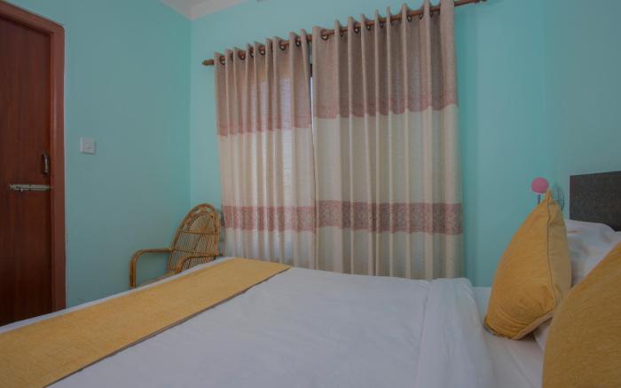 OYO 271 Hotel Golden Three