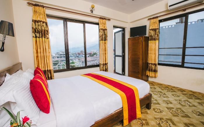 OYO 11454 Hotel Garuda Inn