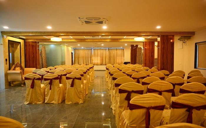 Sharan's Inn Suites & Banquets