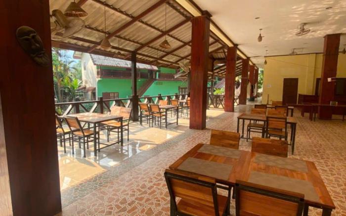 hana riverside hotel