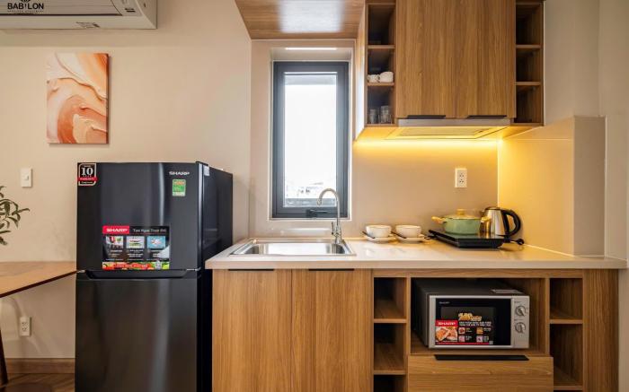 Căn hộ cao cấp,thiết kế tone gỗ hiện đại,balcony