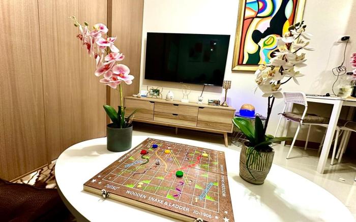 Cozy Urban Stay w/Pool & Gym at Makati Hotspots*16