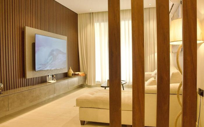 A2-Elegant High-Rise with Warm & Inviting Decor