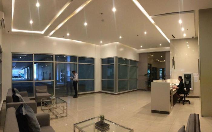 Elegant 5 star Condo with Pool for 3 persons.