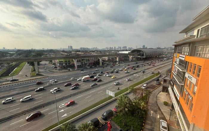 Signature Hotel Puchong FamilySuite LRT 35
